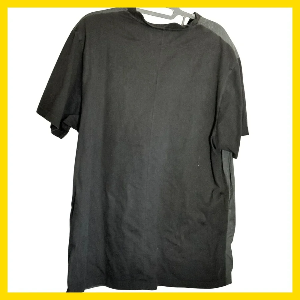 DNINE Reserve Mens Black Graphic T-Shirt Renaissance Art Portrait Red Bar Size L